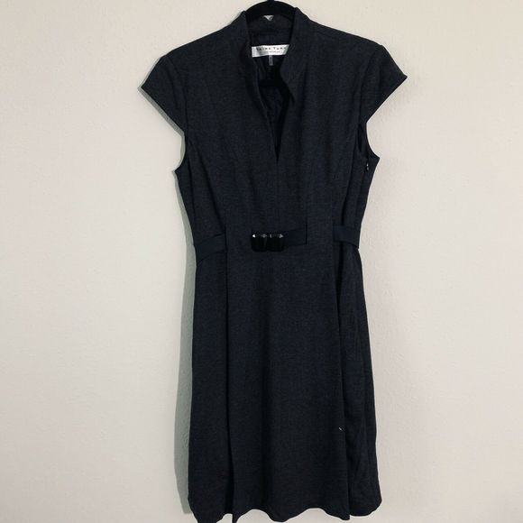 Trina Turk Dresses & Skirts - Trina Turk Gray Cap Sleeve Pleat Front Dress